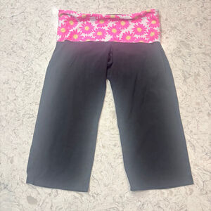 Y2K PINK Victoria's Secret Capris L Black Pink Floral Fold over Leggings